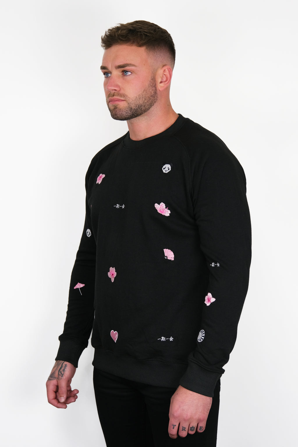 BLACK KANJI SWEATSHIRT